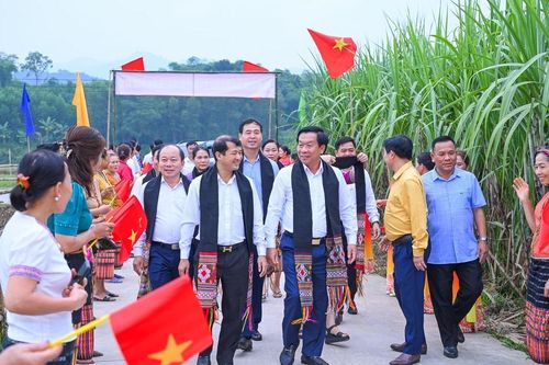 Trưởng ban Tổ chức Tỉnh ủy dự Ngày hội Đại đoàn kết tại Con Cuông
