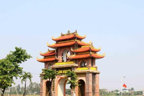 Ngắm cổng làng to, đẹp bậc nhất quê lúa