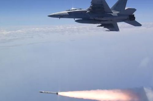Tên lửa Ukraine nhận từ Mỹ có gì đặc biệt mà được kỳ vọng sẽ 'khắc chế' S-300 và S-400 của Nga?