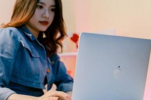 Giá MacBook tháng 11: Đồng loạt giảm, lên tới 5 triệu đồng