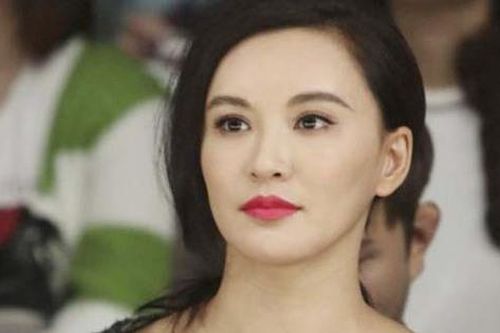 'Nữ diễn viên được khao khát nhất': Táo bạo trên màn ảnh, sở hữu 2 bằng thạc sĩ