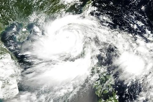 Bão cũ vừa tan, bão mới lại tới 'nối đuôi' ở Biển Đông, liệu có bất thường?