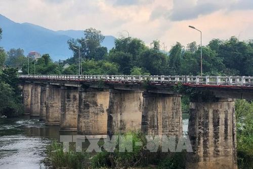 Đầu tư xây dựng mới cầu Định Bình