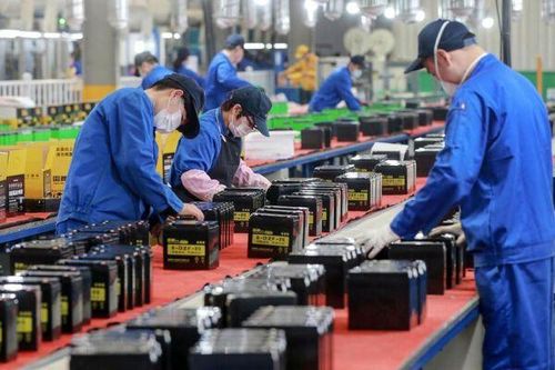 Đề xuất tiếp tục hỗ trợ miễn, giảm các loại thuế, phí cho doanh nghiệp