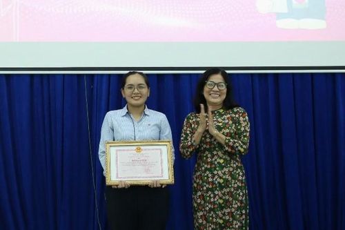 Tổng kết và trao giải Hội thi trực tuyến tìm hiểu Luật Thi đua, khen thưởng