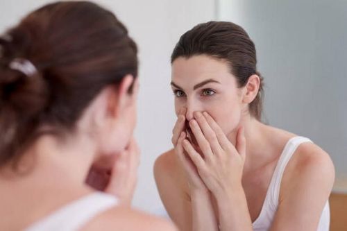 Đâu là cách giúp se khít lỗ chân lông da mặt hiệu quả nhất?