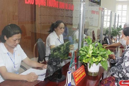 Xây dựng đội ngũ cán bộ, công chức văn minh, chuyên nghiệp, thân thiện