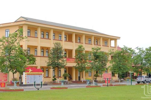 Xây dựng doanh trại chính quy - sáng - xanh - sạch - đẹp