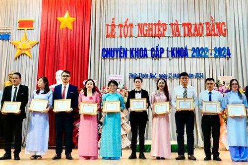 Cấp bằng chuyên khoa cấp I cho 555 học viên