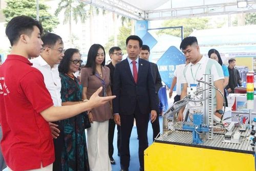 Hà Nội thu hút đầu tư vào công nghệ số, phát triển kinh tế số