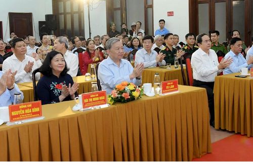Tổng Bí thư Tô Lâm và Chủ tịch Quốc hội Trần Thanh Mẫn dự Ngày hội Đại đoàn kết toàn dân tộc tại phường Quán Thánh, Hà Nội