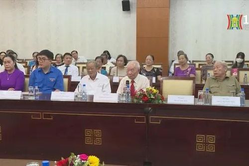 Nhà giáo đi B xúc động ngày gặp lại