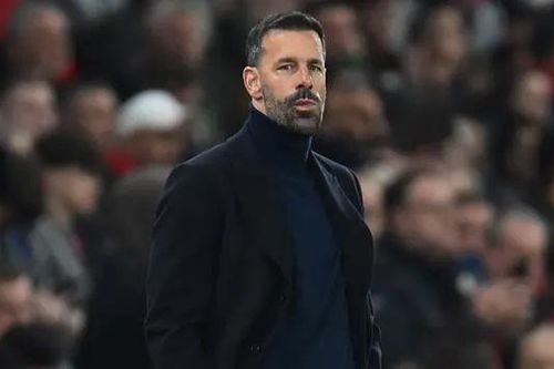 Ruud van Nistelrooy chia tay Man United