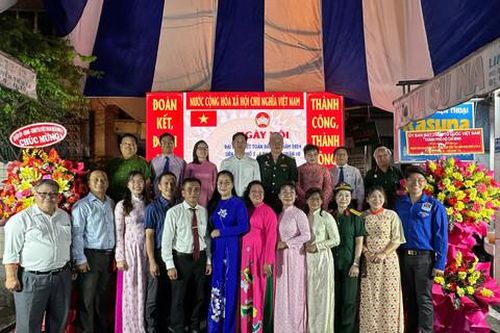 Sôi nổi Ngày hội Đại đoàn kết toàn dân tộc tại Phường 8, Quận 10