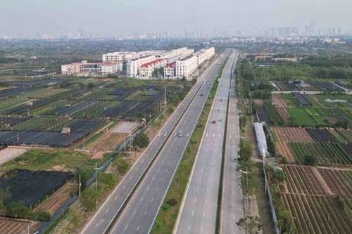 Đường 10 làn xe nối Tây Hồ với Sơn Tây đang xây dựng