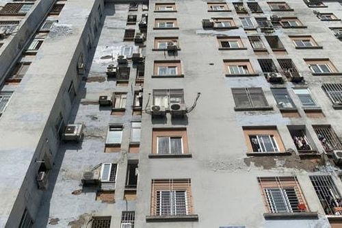 Người dân khu tái định cư A6 Nam Trung Yên thấp thỏm sống trong nhà xuống cấp