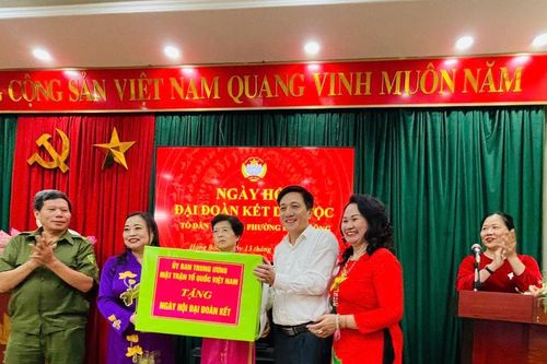 Hà Nội: Rộn ràng Ngày hội Đại đoàn kết phường Hàng Bông
