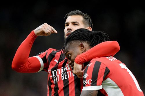 Thảm họa Theo Hernandez