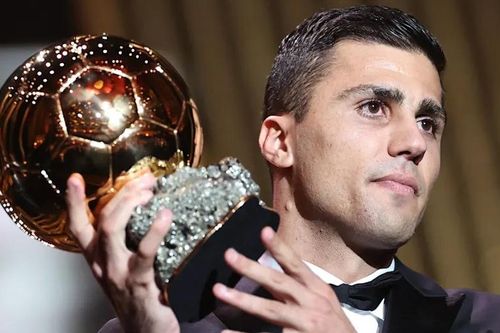 Rodri gay gắt với Real Madrid về Quả bóng vàng