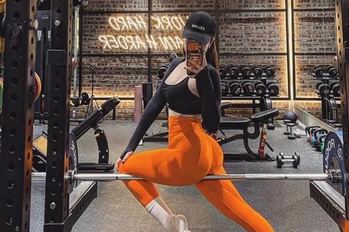 Giảm 20 cm vòng eo sau gần một năm sinh con