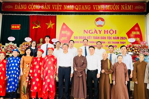 Phó Chủ tịch UBNDTP Nguyễn Mạnh Quyền dự ngày hội đại đoàn kết tại Thanh Oai