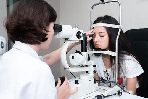 Điều kiện cấp phép hành nghề khúc xạ nhãn khoa