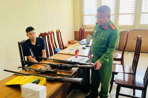 Công an Hà Nội phá hai băng nhóm mua bán trái phép ma túy, tàng trữ vũ khí quân dụng