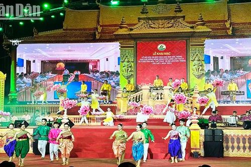 Khai mạc Lễ hội Oóc om bóc - Đua ghe Ngo Sóc Trăng, khu vực đồng bằng sông Cửu Long lần thứ VI