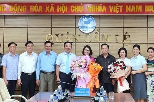 Công bố quyết định bổ nhiệm Trưởng phòng Giáo dục - Đào tạo quận Cẩm Lệ