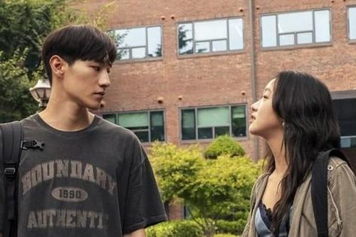 Đôi bạn học yêu: Mối quan hệ khó tin giữa cô nàng ngổ ngáo và trai ngoan đồng tính