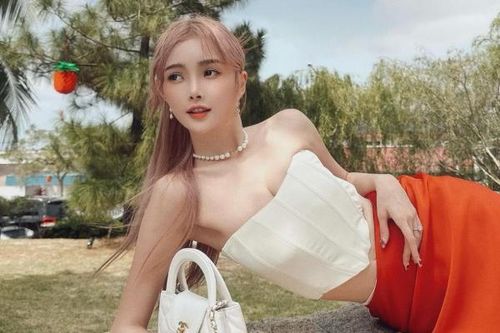 Hot girl 'gái 1 con' mặc bốc lửa, bao anh 'điêu đứng'