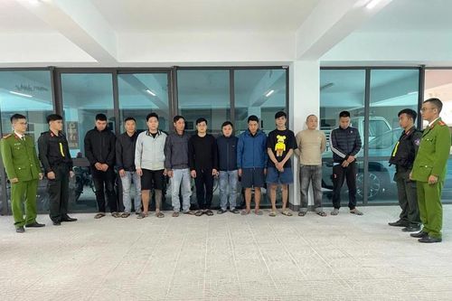 Triệt phá đường dây buôn bán hơn 1.000 khẩu súng