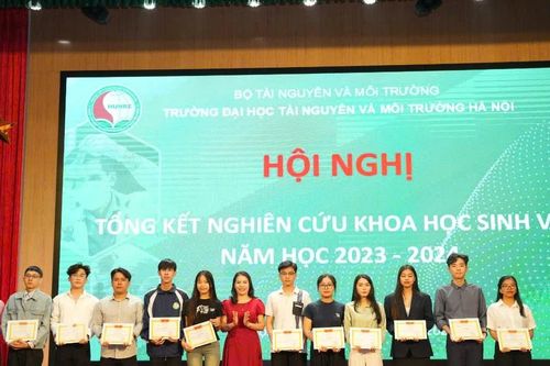 Thúc đẩy tinh thần nghiên cứu khoa học công nghệ cho sinh viên