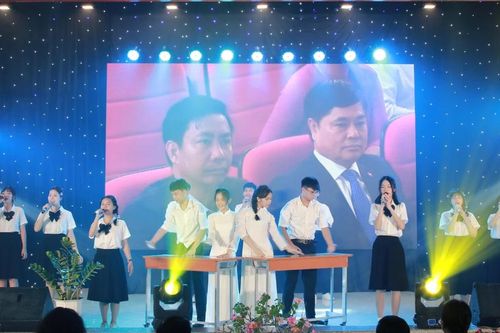 Giai điệu tuổi hồng, lời tri ân sâu sắc đến thầy cô