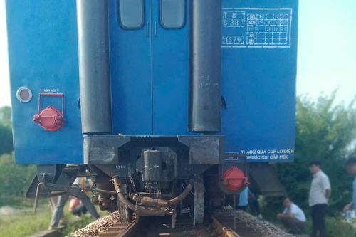 Tàu SE7 trật bánh khi qua Hà Tĩnh
