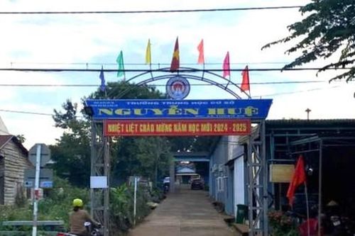 Vụ hai nữ sinh bị đâm nhập viện: Xô xát vì mách cô chuyện đánh nhau