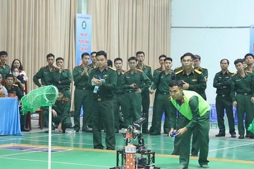 'Lính mới' đoạt chức vô địch Robocon 2024