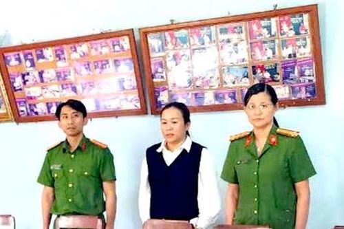 Kế toán trưởng rút tiền công ty tiêu xài cá nhân