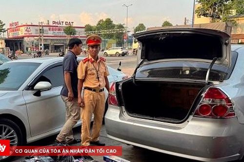 Cảnh sát giao thông Bình Dương phá vụ vận chuyển 3000 bao thuốc lá lậu