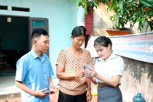 Giúp người nghèo tăng khả năng tiếp cận thông tin