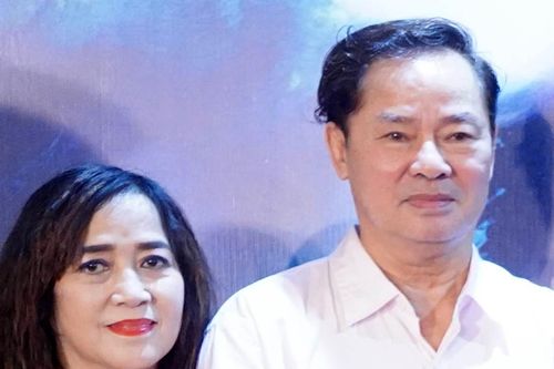 Diễn viên Dũng Nhi 'Bí thư tỉnh ủy' hiếm hoi xuất hiện cùng vợ
