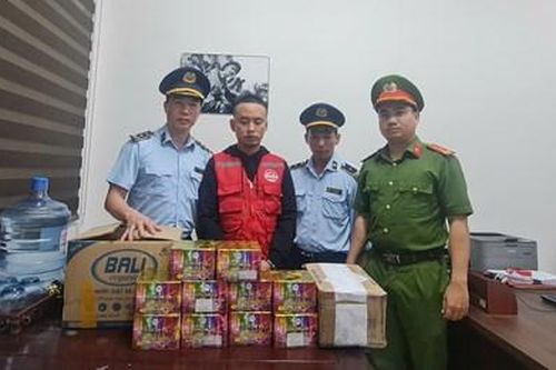 Nghệ An: Kịp thời ngăn chặn vụ 16,2 kg pháo vận chuyển trái phép
