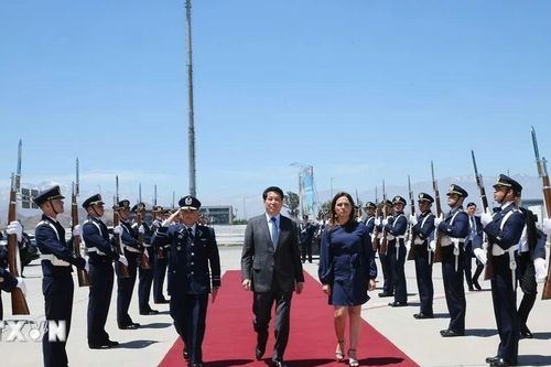 Chủ tịch nước kết thúc chuyến thăm Chile, lên đường thăm Peru và dự APEC 2024