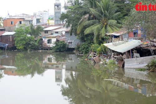 TP Hồ Chí Minh: Xây dựng Đề án di dời hơn 46.000 nhà trên và ven kênh rạch