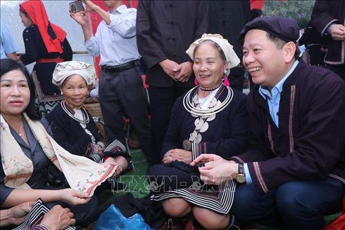 Bí thư Đảng ủy Khối doanh nghiệp Trung ương tham dự ngày hội Đại đoàn kết tại Bắc Kạn