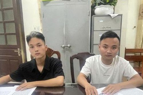 Bắt 2 đối tượng dụ dỗ người bệnh mua bảo hiểm để chiếm đoạt tiền