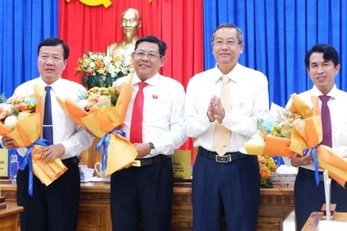 Bầu Giám đốc Sở GTVT làm Phó Chủ tịch tỉnh An Giang