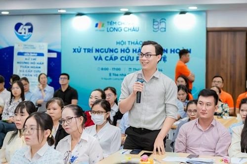 Tiêm chủng Long Châu: Đội ngũ y tế vững tay nghề nhờ đào tạo chuyên sâu