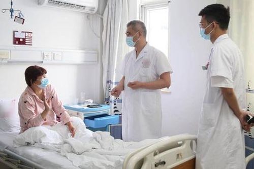 Mẹ bị ung thư cổ tử cung, con học lớp 3 dậy thì sớm, bác sĩ chỉ ra nguyên nhân nhiều người hay mắc phải