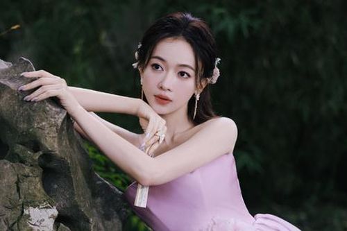 Fan yêu cầu Ngô Cẩn Ngôn ly hôn để thành đôi với người khác